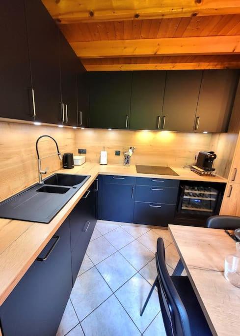 Goutelle, Paisible En Pleine Nature Chalet